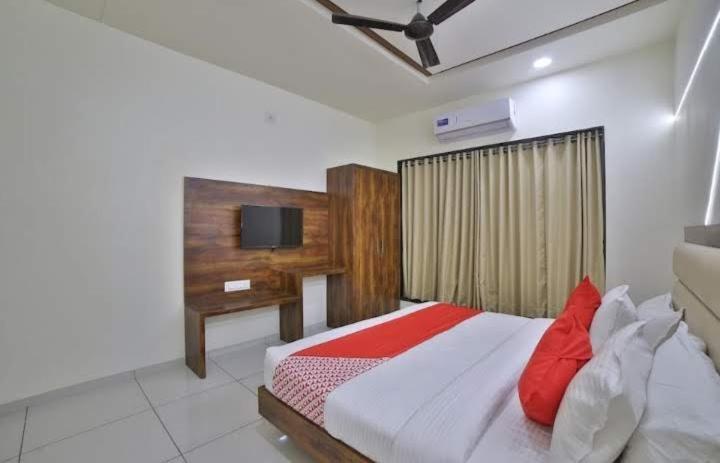 Hotel Kailash Virpur Экстерьер фото