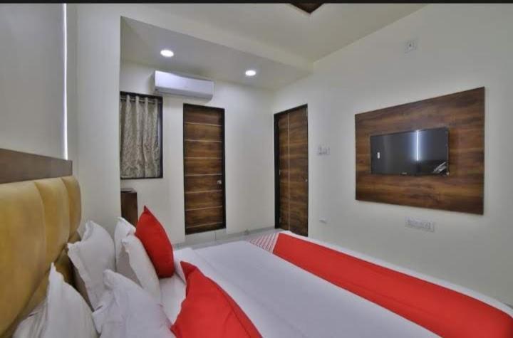 Hotel Kailash Virpur Экстерьер фото